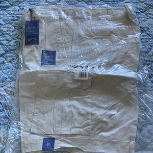 Mens size 40 pocket shorts new
